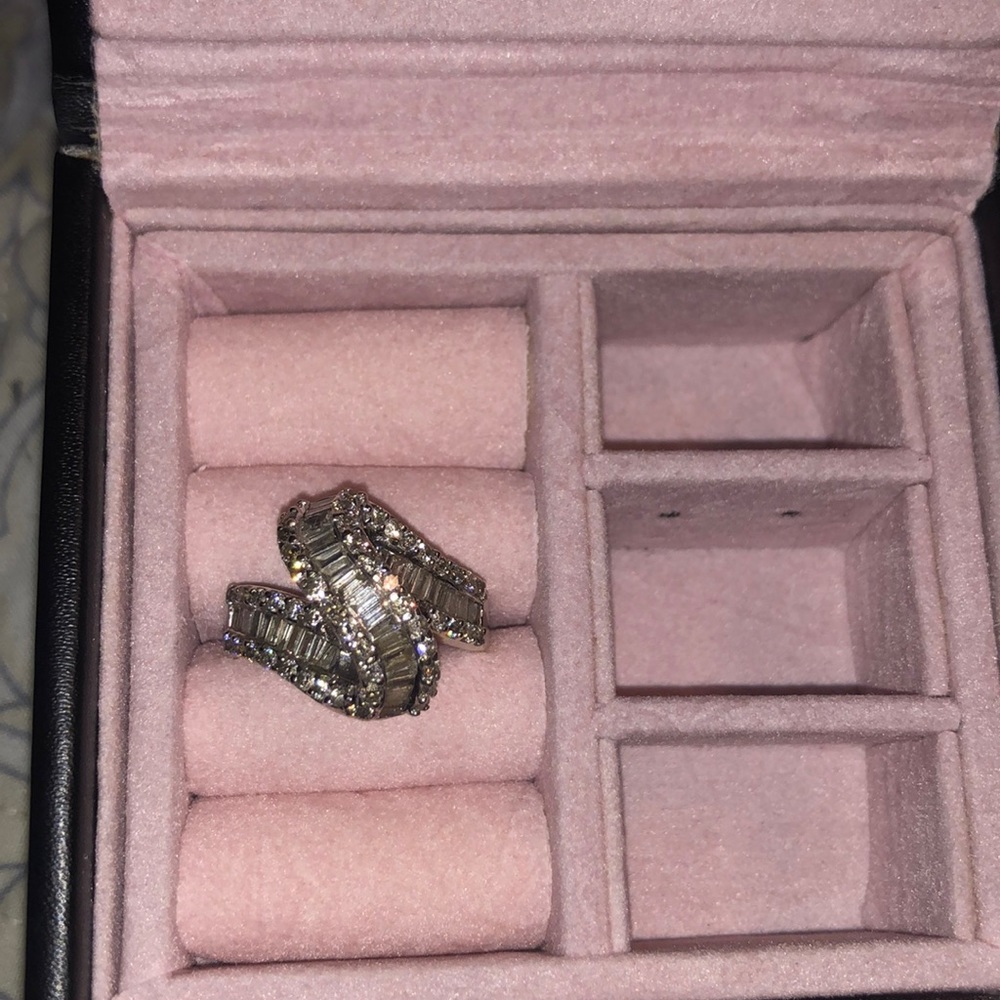 Swirl Diamond 14k White Gold Ring